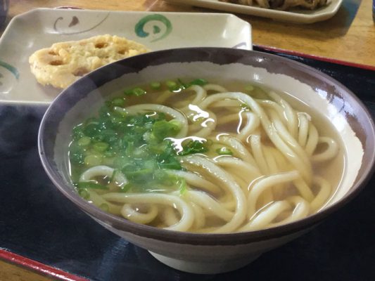平成30年　香川県高松市　池上製麺所　かけうどん　れんこんの天ぷら